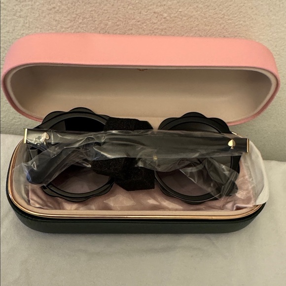 NWT Kate spade black/dark grey gradient lens 52mm. - Picture 2 of 4